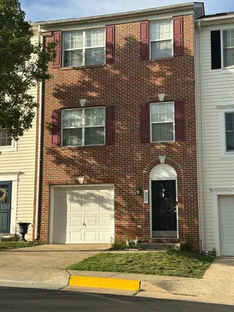 $2,999 | 424 Ginkgo Terrace Northeast, Leesburg, VA 20176