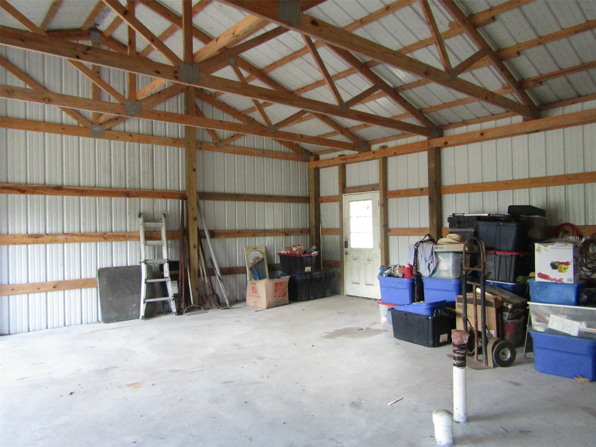7072 County Road 3 Sweeny, TX 77480 - Photo 19 of 23 a view of a room with gym equipment