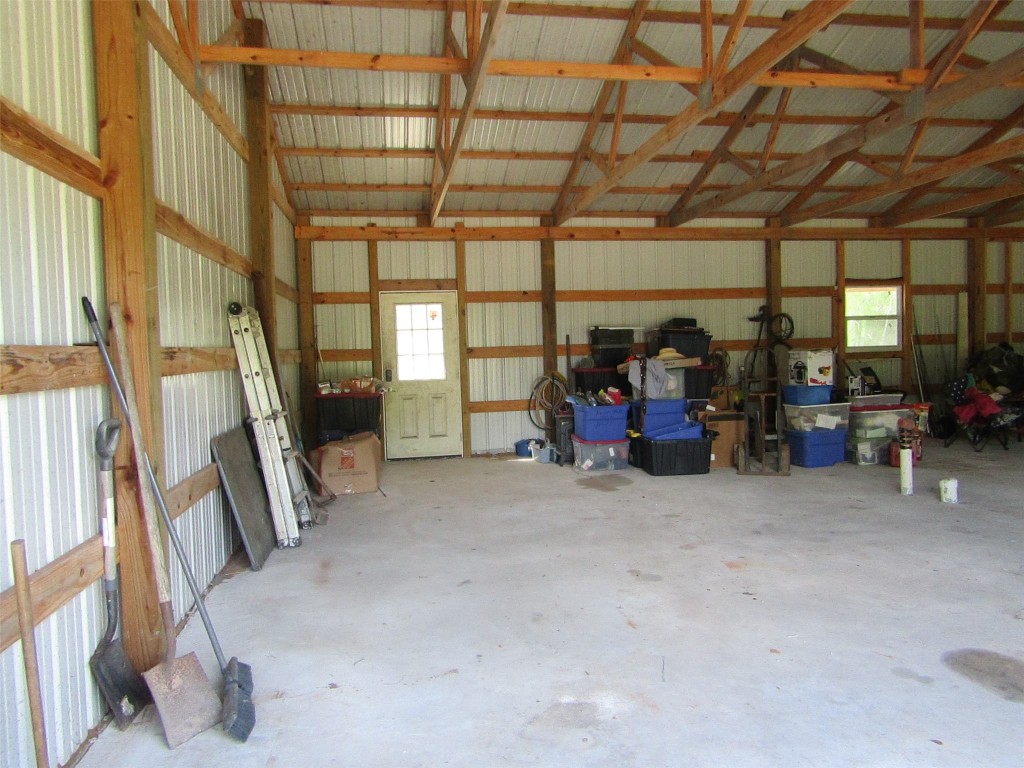 7072 County Road 3 Sweeny, TX 77480 - Photo 8 of 23 a view of a room with gym equipment