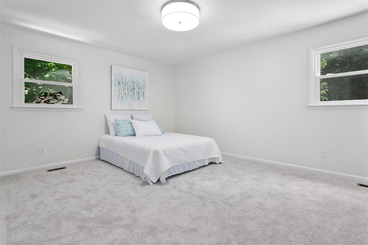 6816 Valley Drive Raleigh, NC 27612 - Photo 9 of 30 Owner's Suite