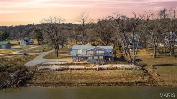 $177,000 | 102 Mary Street, Hardin, IL 62047