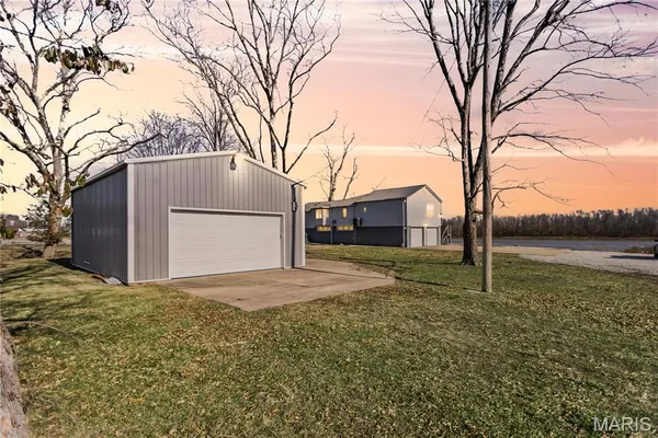 $177,000 | 102 Mary Street, Hardin, IL 62047
