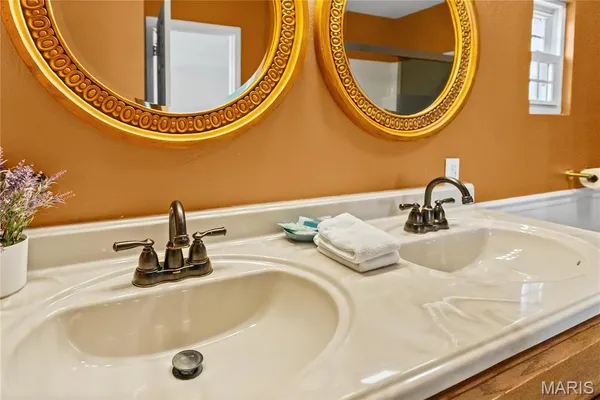 $177,000 | 102 Mary Street, Hardin, IL 62047