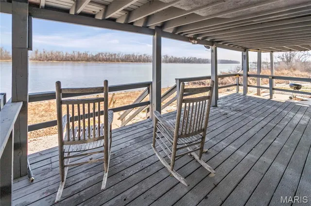 $179,000 | 102 Mary Street, Hardin, IL 62047