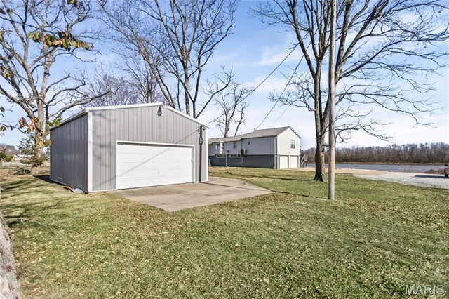 $179,000 | 102 Mary Street, Hardin, IL 62047