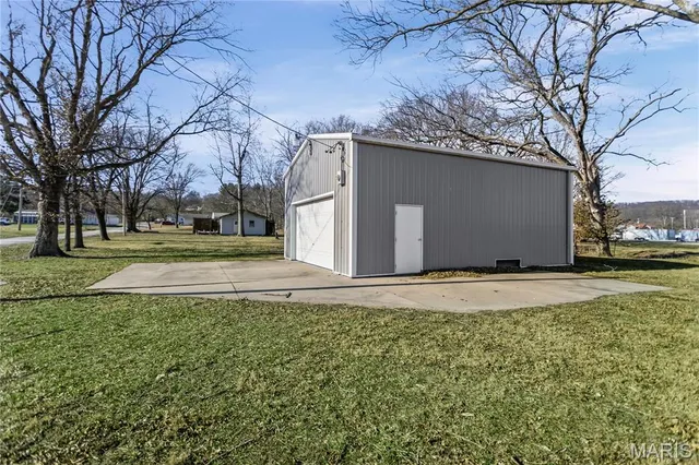 $179,000 | 102 Mary Street, Hardin, IL 62047