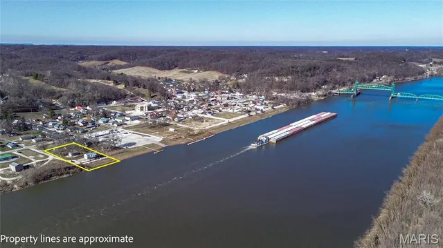 $179,000 | 102 Mary Street, Hardin, IL 62047