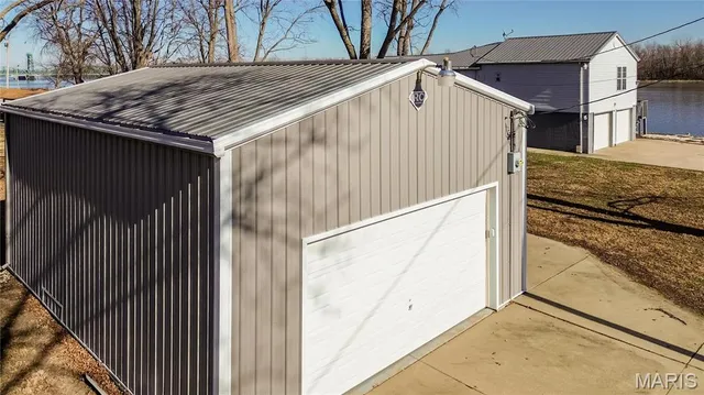 $179,000 | 102 Mary Street, Hardin, IL 62047