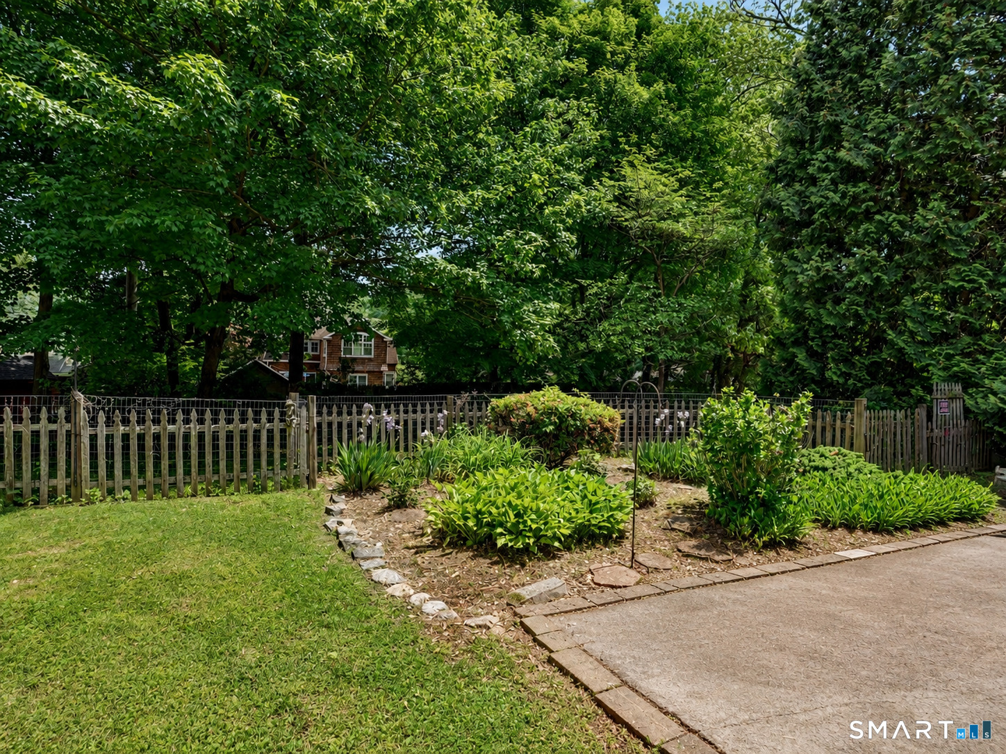 77 Lorma Avenue Trumbull, CT 06611 - Photo 19 of 29