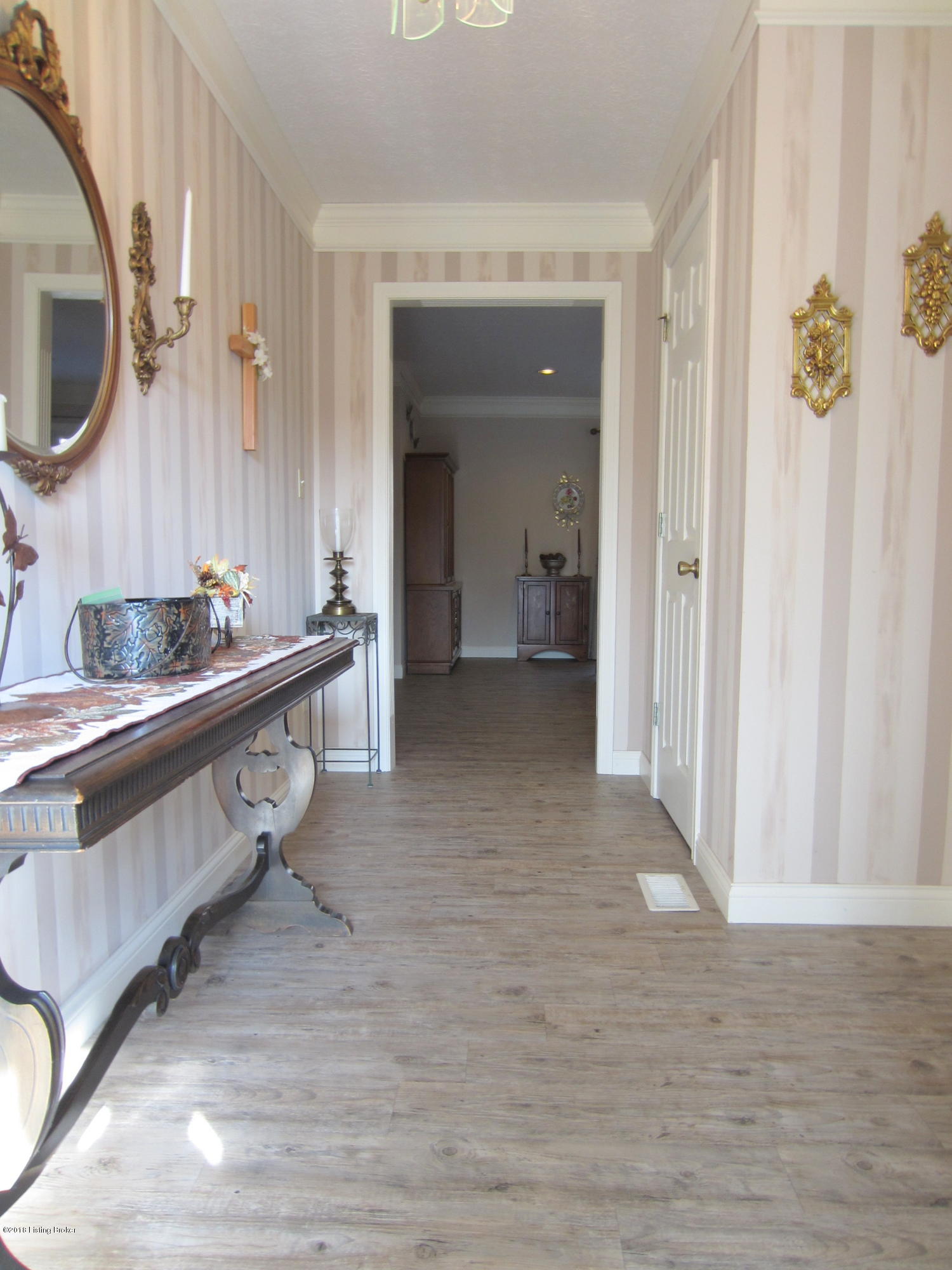 175 Ridgewood Drive Pewee Valley, KY 40056 - Photo 3 of 45 Foyer