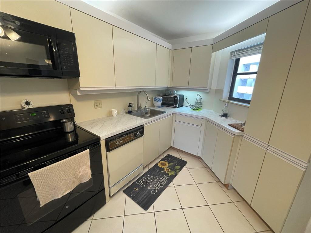 5851 Camino Del Sol, Unit 304 Boca Raton, FL 33433 - Photo 9 of 39 Photo 9