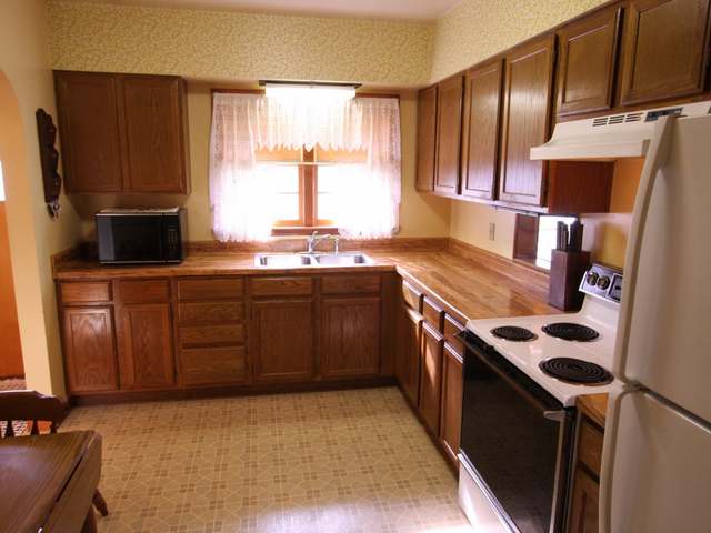 311 West Kemp Street Rhinelander, WI 54501 - Photo 2 of 20 Gallery Image 2
