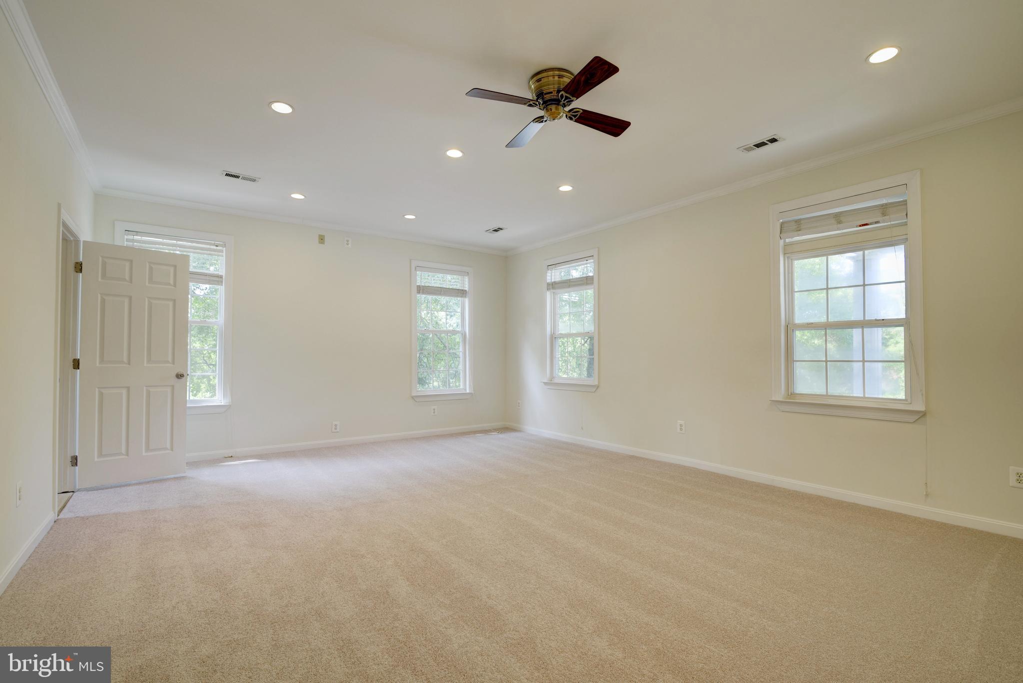 8103 Fordson Road Alexandria, VA 22306 - Photo 17 of 39 Huge Primary Bedroom