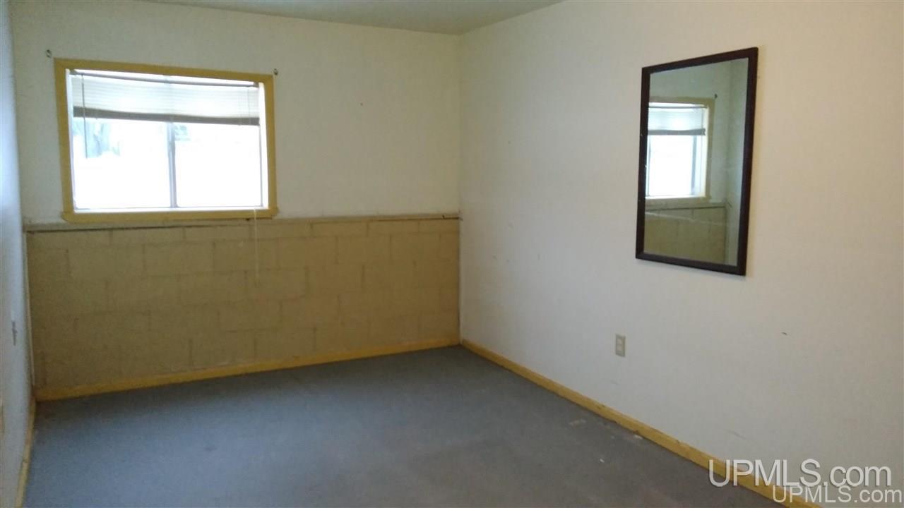 6685 65 Road Gladstone, MI 49837 - Photo 15 of 31