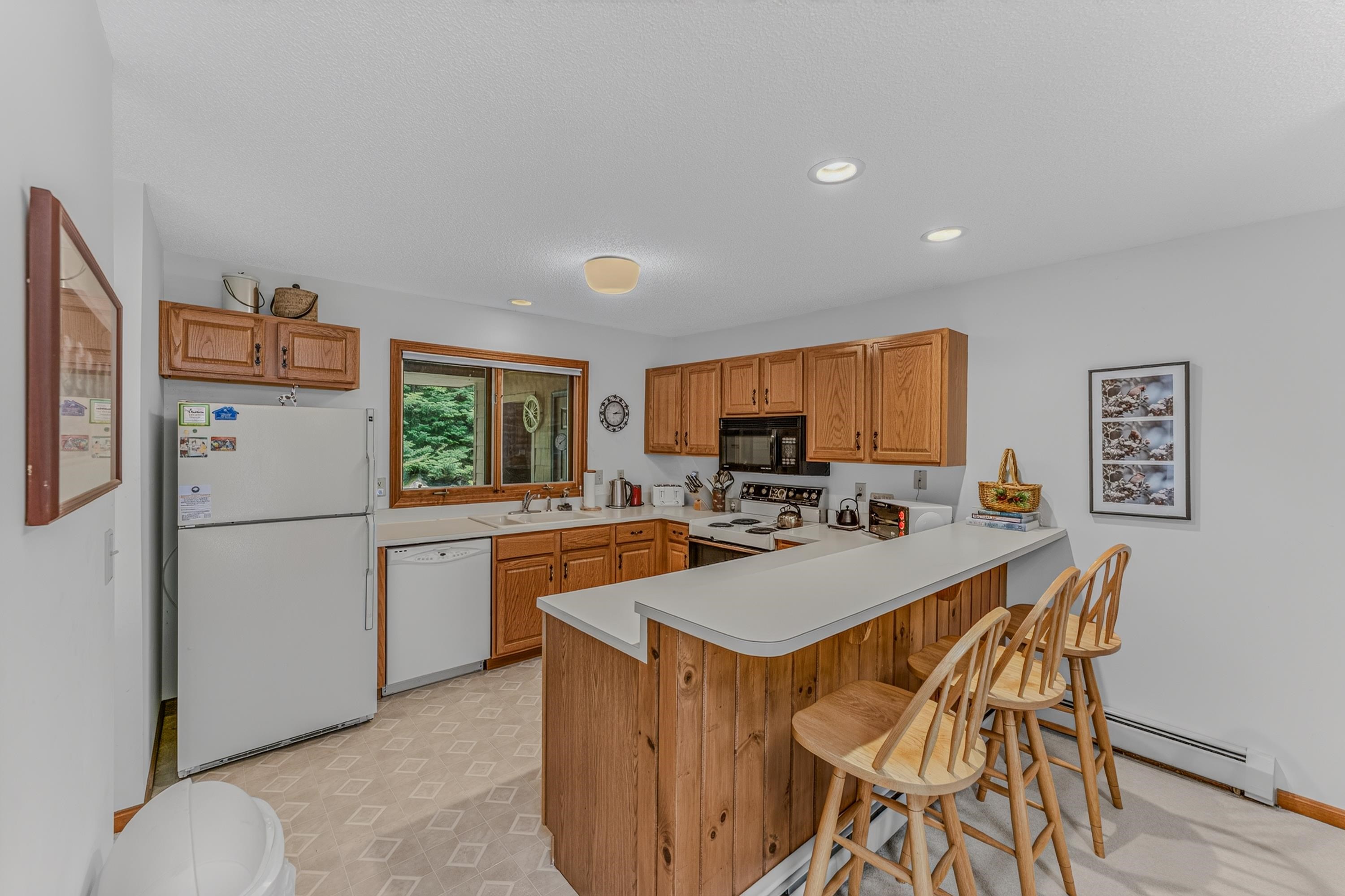 72 Appleby Close, Unit 42 Carroll, NH 03595 - Photo 9 of 33
