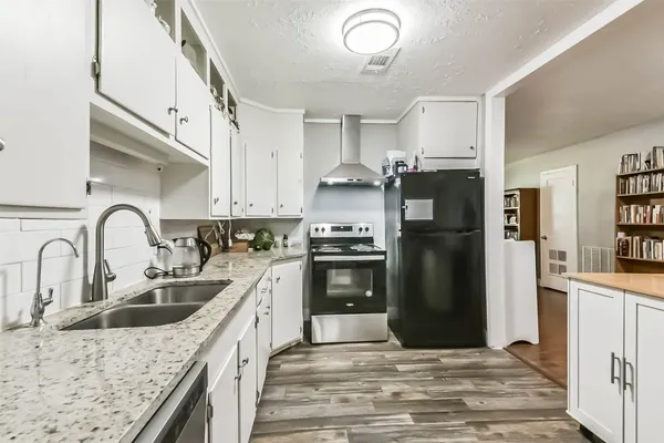 $1,550 | 1102 West Hart Avenue, Pasadena, TX 77506