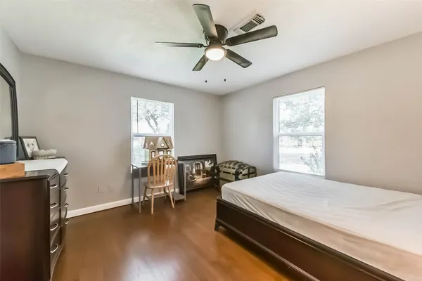 $1,550 | 1102 West Hart Avenue, Pasadena, TX 77506