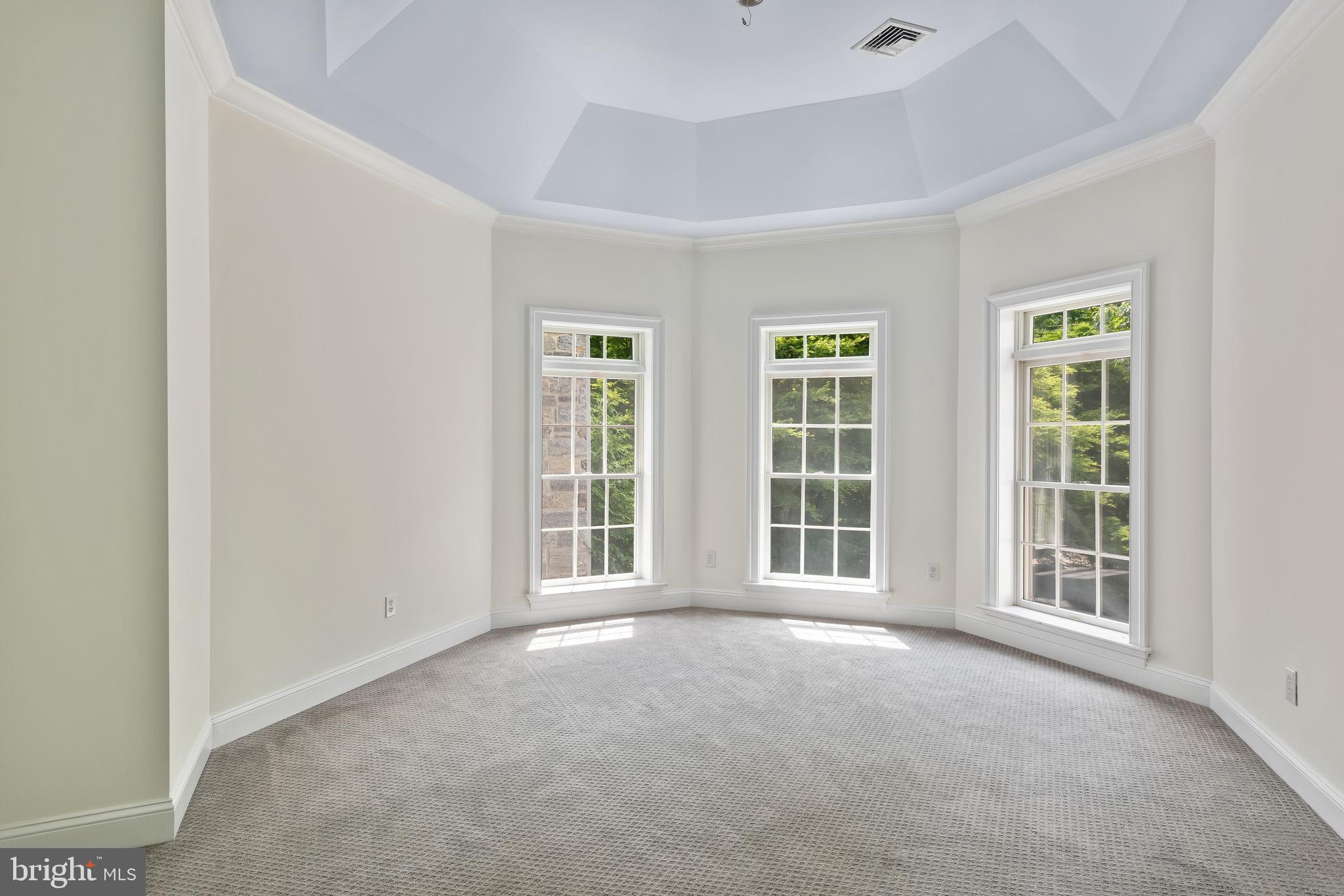 454 Upper Gulph Road Wayne, PA 19087 - Photo 19 of 52 Close up of Owners Sitting Area