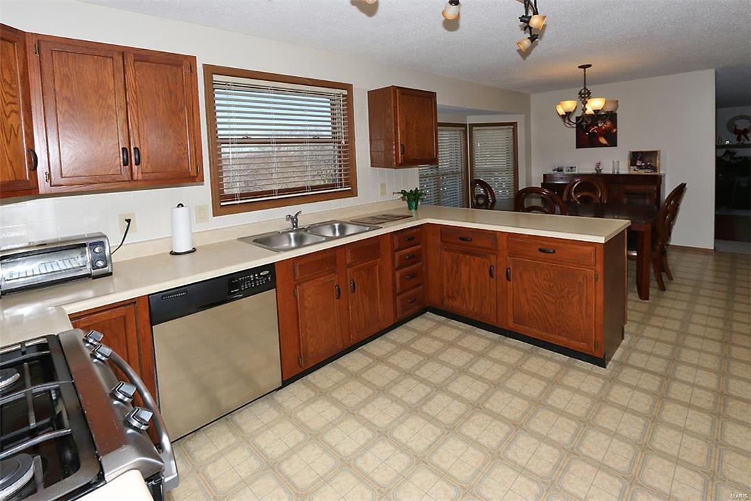 1739 Smizer Mill Road Fenton, MO 63026 - Photo 10 of 33 Gallery Image 10