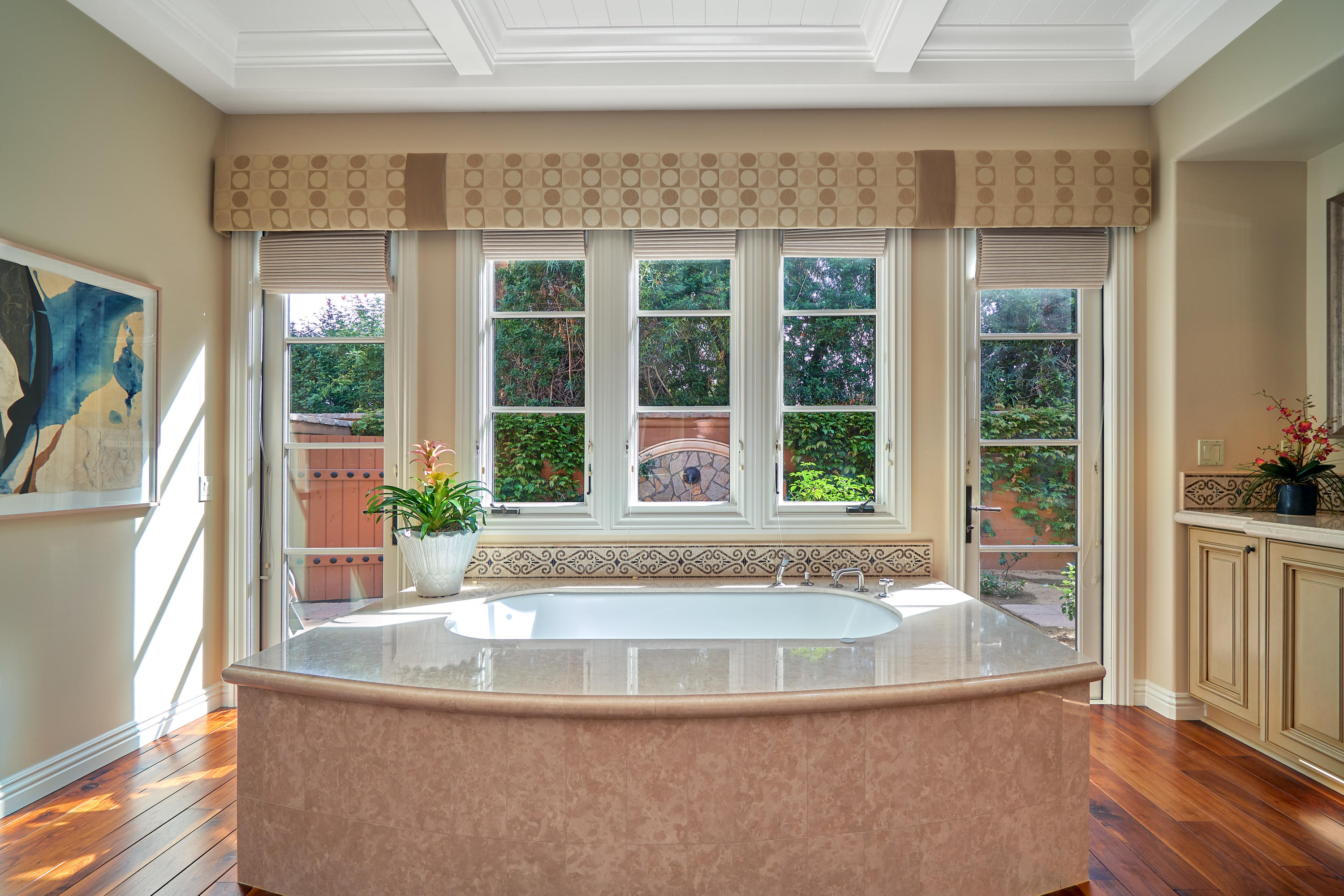 9 Via Perugia Rancho Mirage, CA 92270 - Photo 23 of 38 24 Master Bathtub