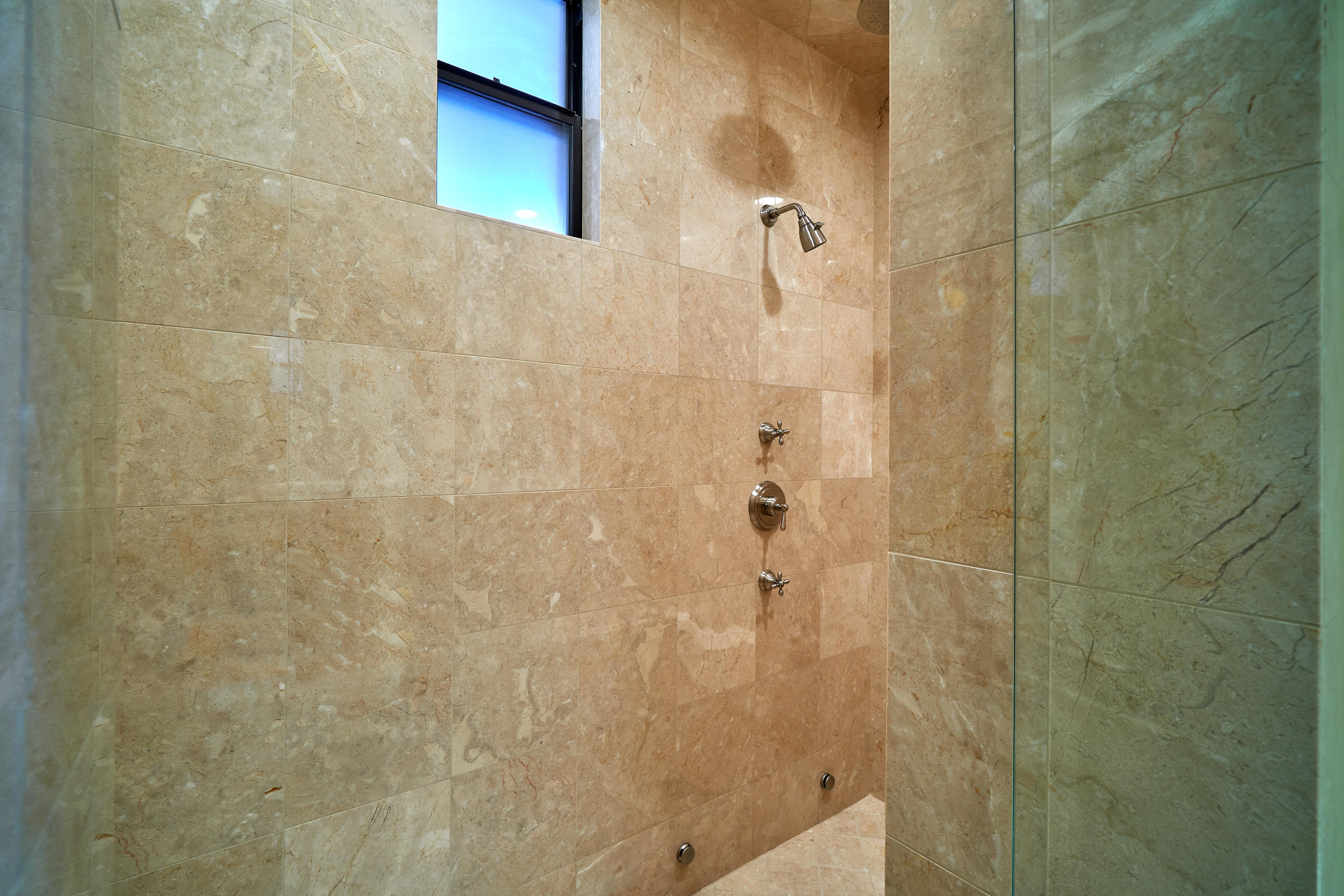 9 Via Perugia Rancho Mirage, CA 92270 - Photo 29 of 38 36 Guest Room-Casita Shower