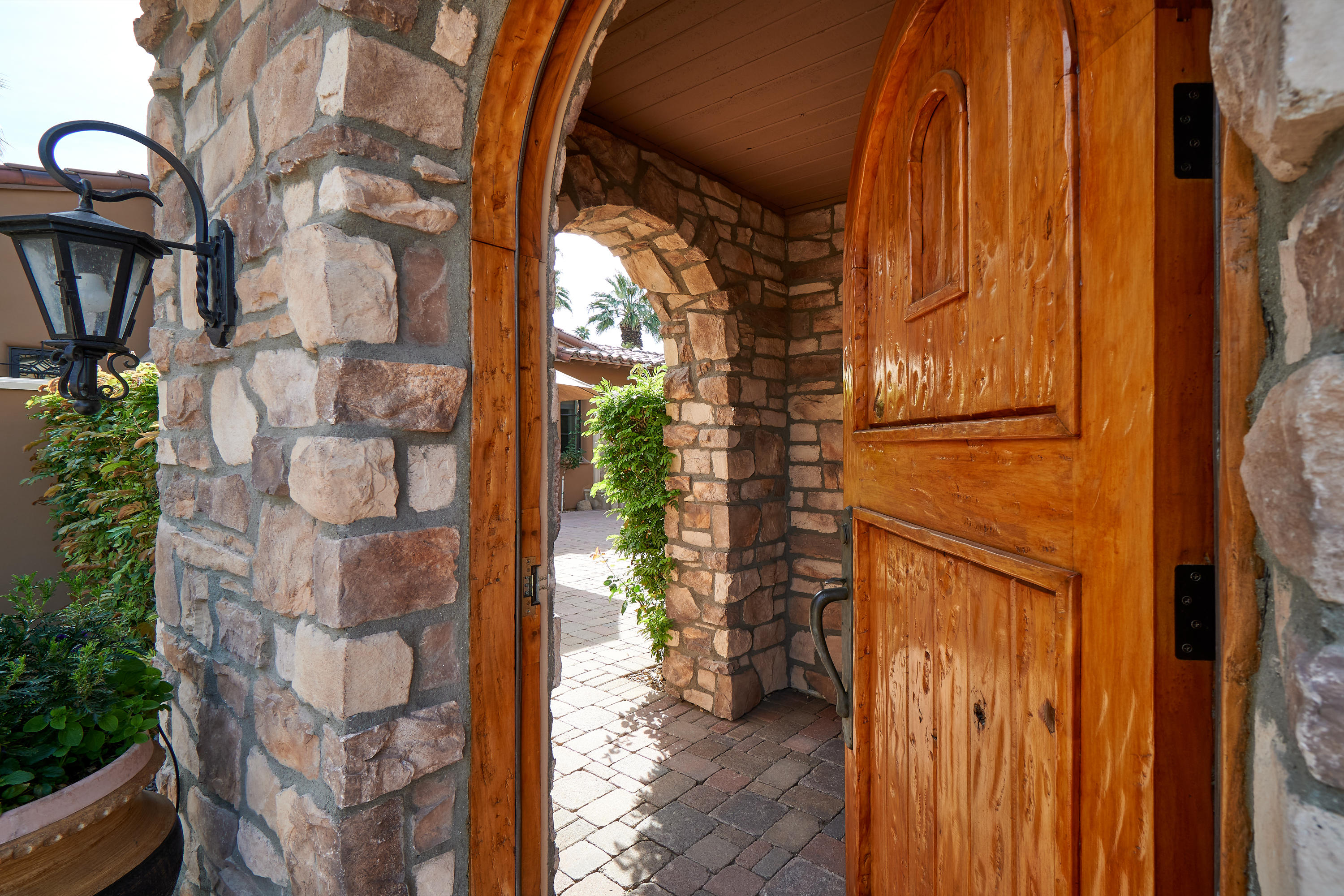 9 Via Perugia Rancho Mirage, CA 92270 - Photo 5 of 38 24