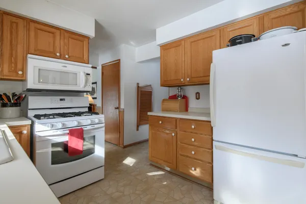 $449,900 | 17685 Evergreen Court, Brookfield, WI 53045