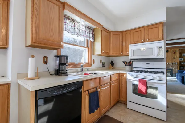 $449,900 | 17685 Evergreen Court, Brookfield, WI 53045