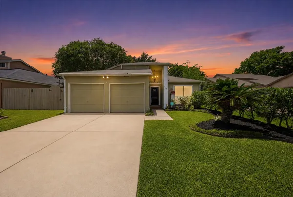 $1,800 | 7518 Alcomita Drive, Houston, TX 77083