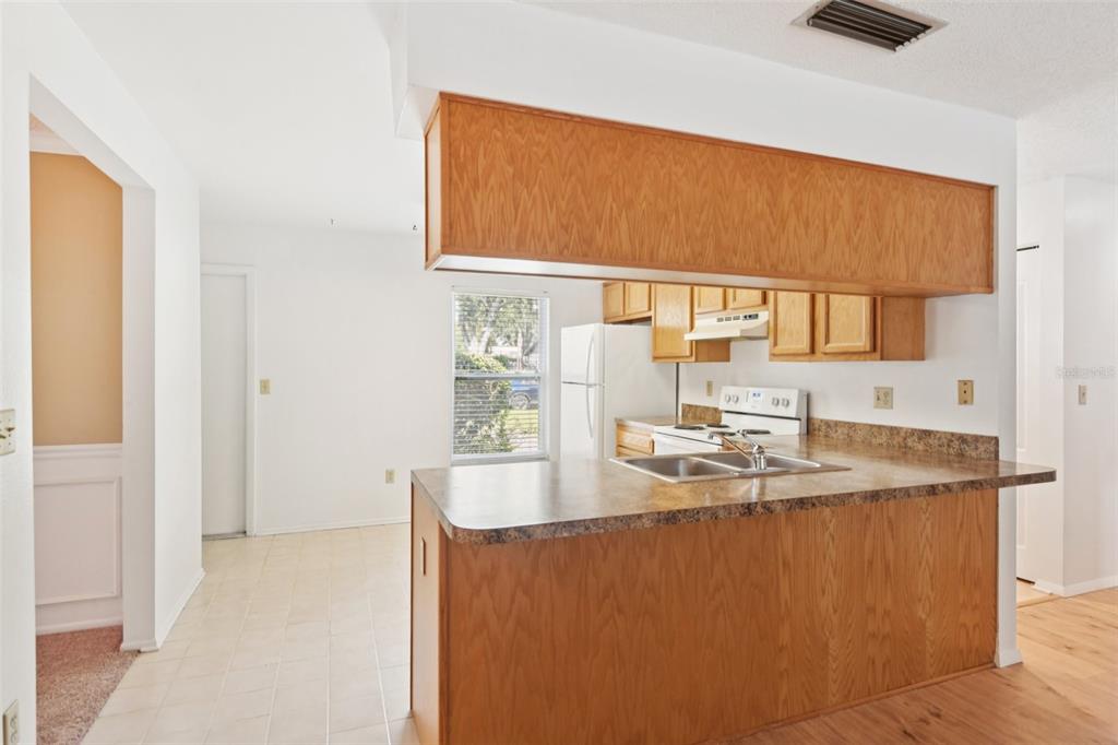 14128 Arbor Hills Road Tampa, FL 33625 - Photo 11 of 35