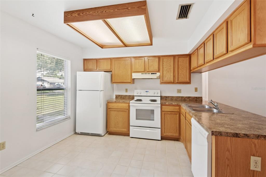 14128 Arbor Hills Road Tampa, FL 33625 - Photo 9 of 35