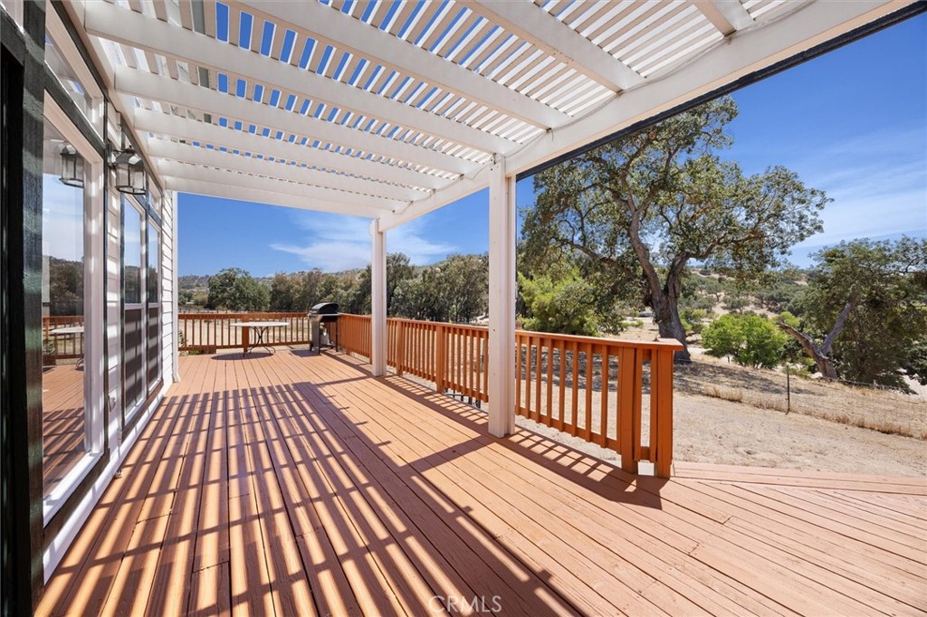5625 Linne Road Paso Robles, CA 93446 - Photo 46 of 75 a view of balcony with wooden floor