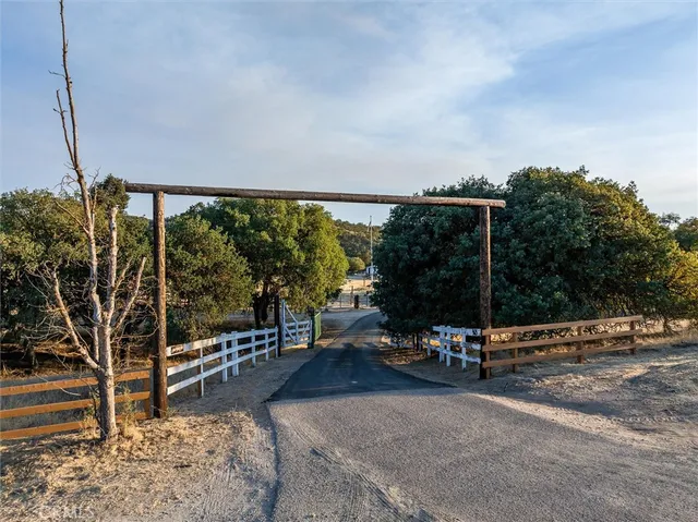 $2,299,000 | 5625 Linne Road, Paso Robles, CA 93446