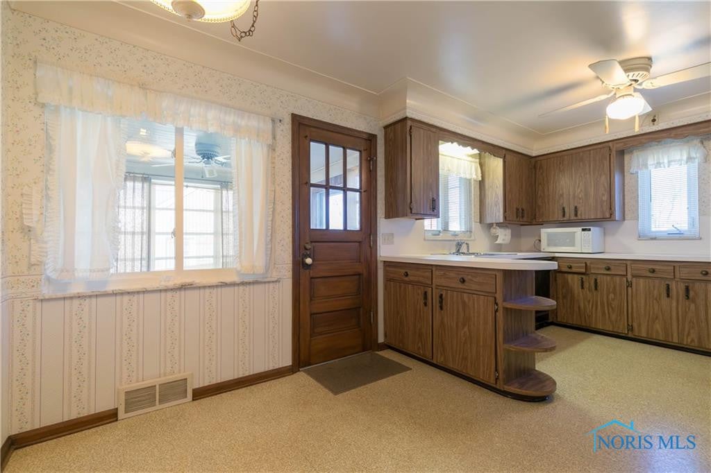 4253 Elmhurst Road Toledo, OH 43613 - Photo 9 of 36 Gallery Image 9