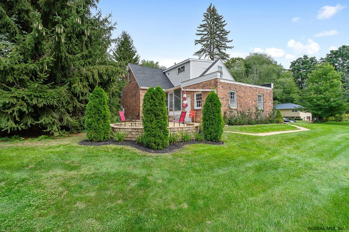 243 Eastholm Road Schenectady, NY 12304 - Photo 12 of 65 Photo 12