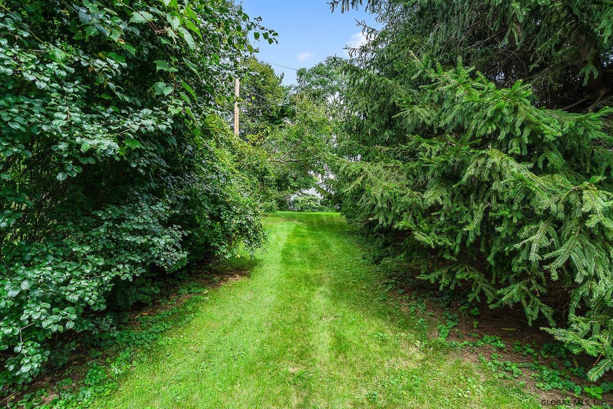 243 Eastholm Road Schenectady, NY 12304 - Photo 14 of 65 Photo 14