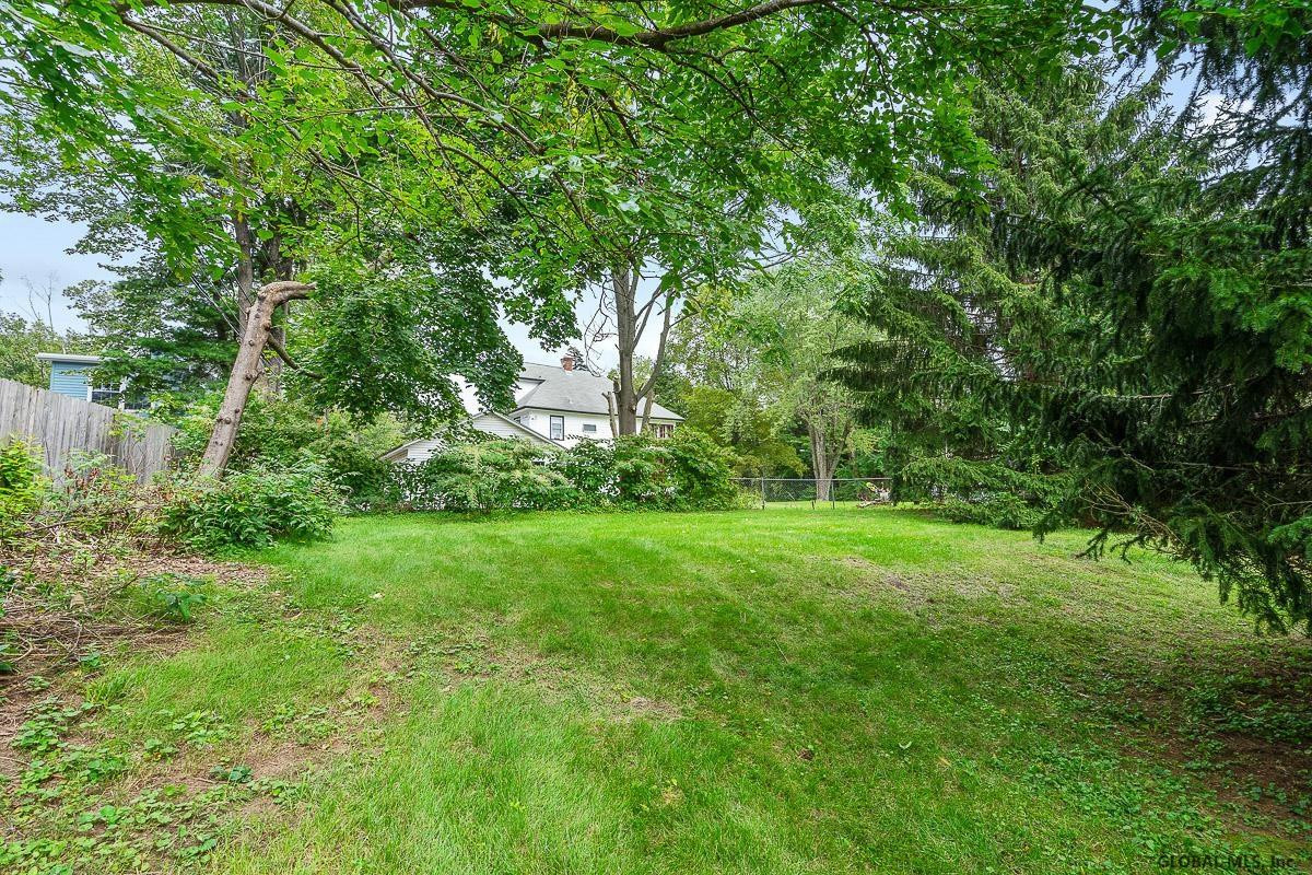 243 Eastholm Road Schenectady, NY 12304 - Photo 15 of 65 Photo 15