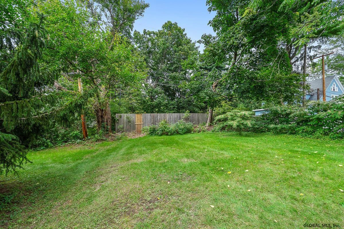 243 Eastholm Road Schenectady, NY 12304 - Photo 17 of 65 Photo 17