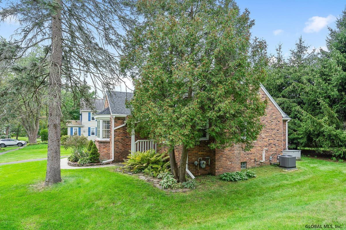 243 Eastholm Road Schenectady, NY 12304 - Photo 18 of 65 Photo 18