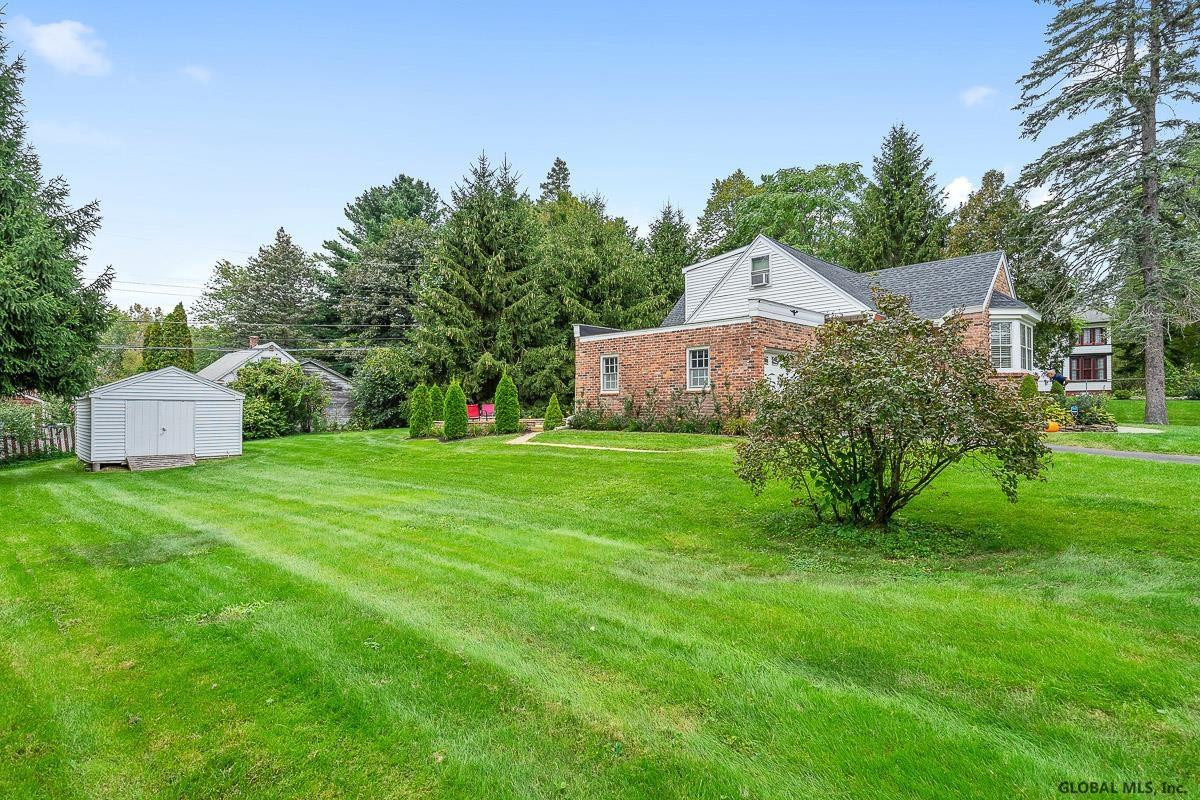 243 Eastholm Road Schenectady, NY 12304 - Photo 21 of 65 Photo 21