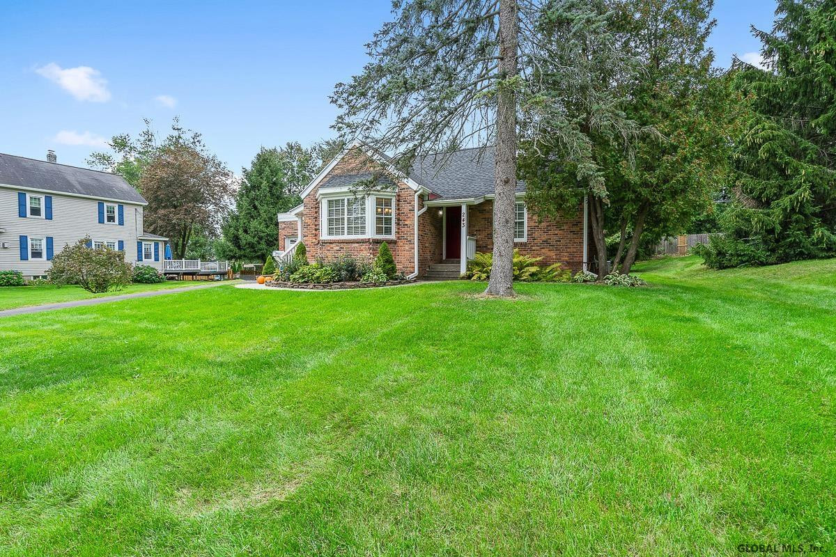 243 Eastholm Road Schenectady, NY 12304 - Photo 3 of 65 Photo 3