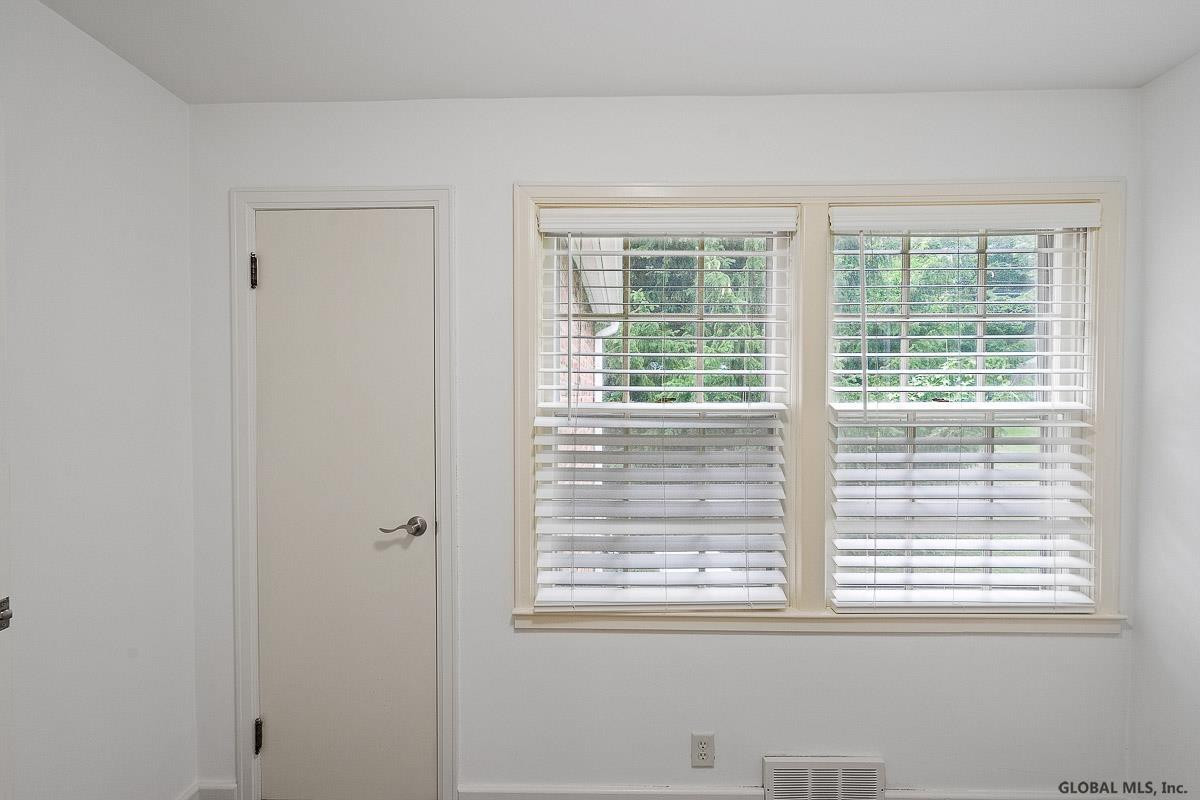 243 Eastholm Road Schenectady, NY 12304 - Photo 35 of 65 Photo 35