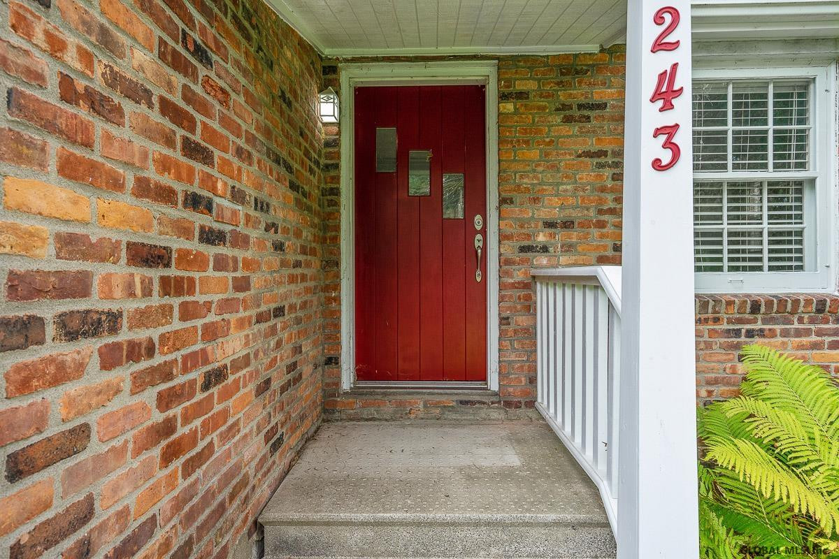 243 Eastholm Road Schenectady, NY 12304 - Photo 5 of 65 Photo 5