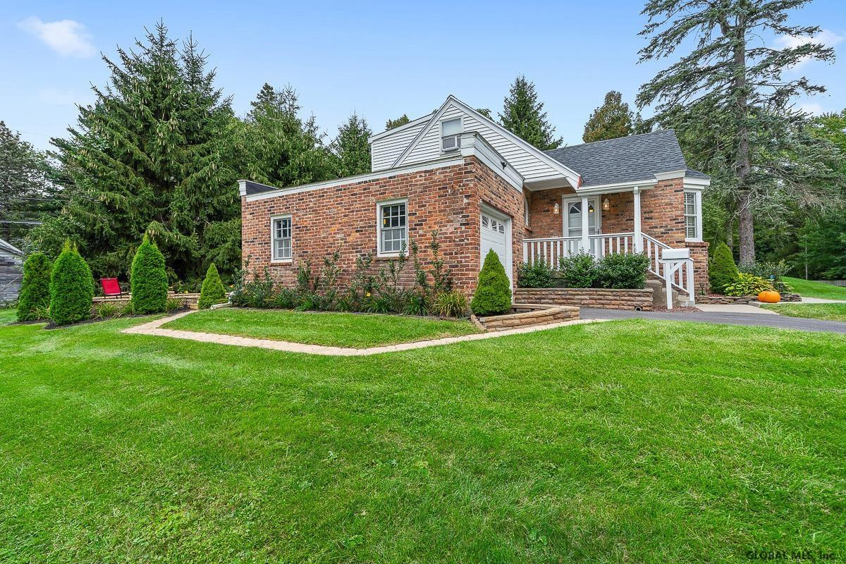 243 Eastholm Road Schenectady, NY 12304 - Photo 7 of 65 Photo 7