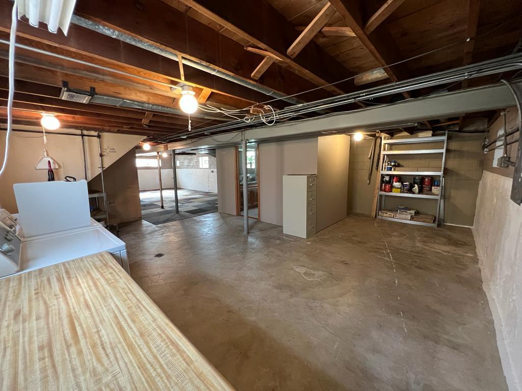 4031 Custer Avenue Lyons, IL 60534 - Photo 25 of 38 a view of a garage