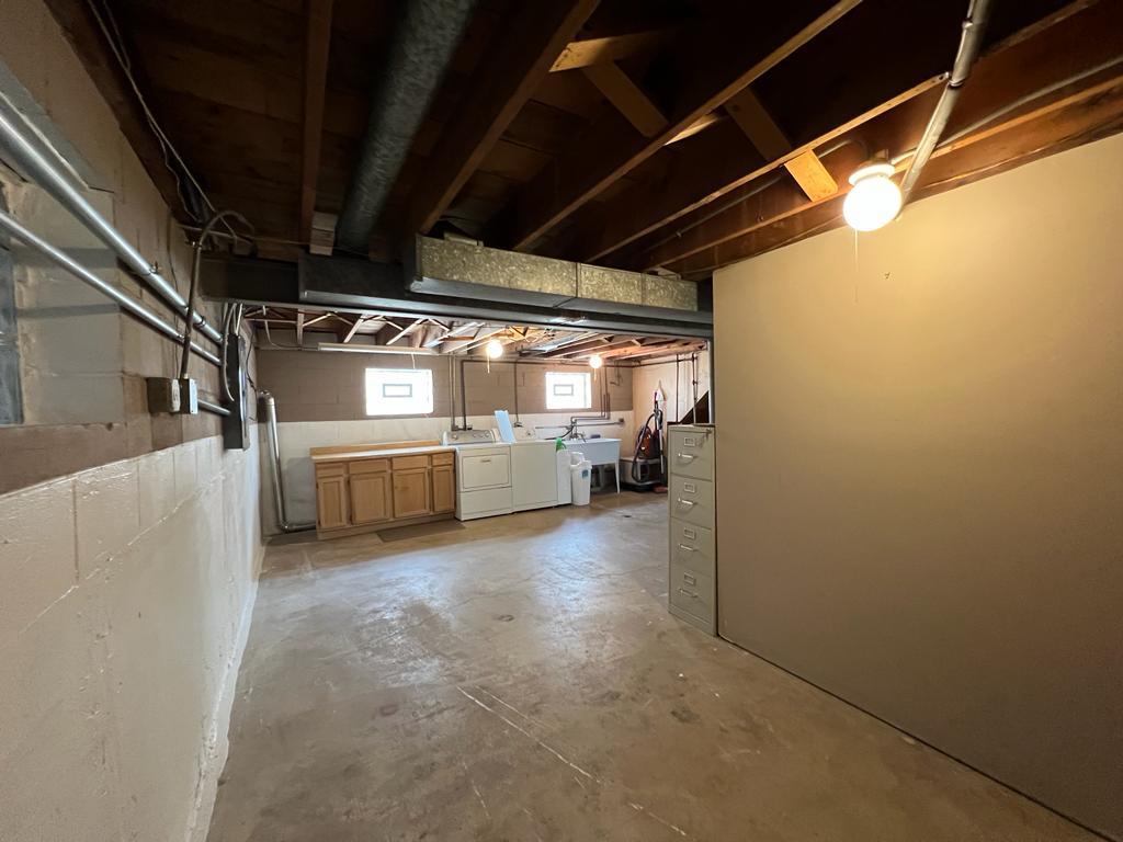 4031 Custer Avenue Lyons, IL 60534 - Photo 26 of 38 a view of a garage