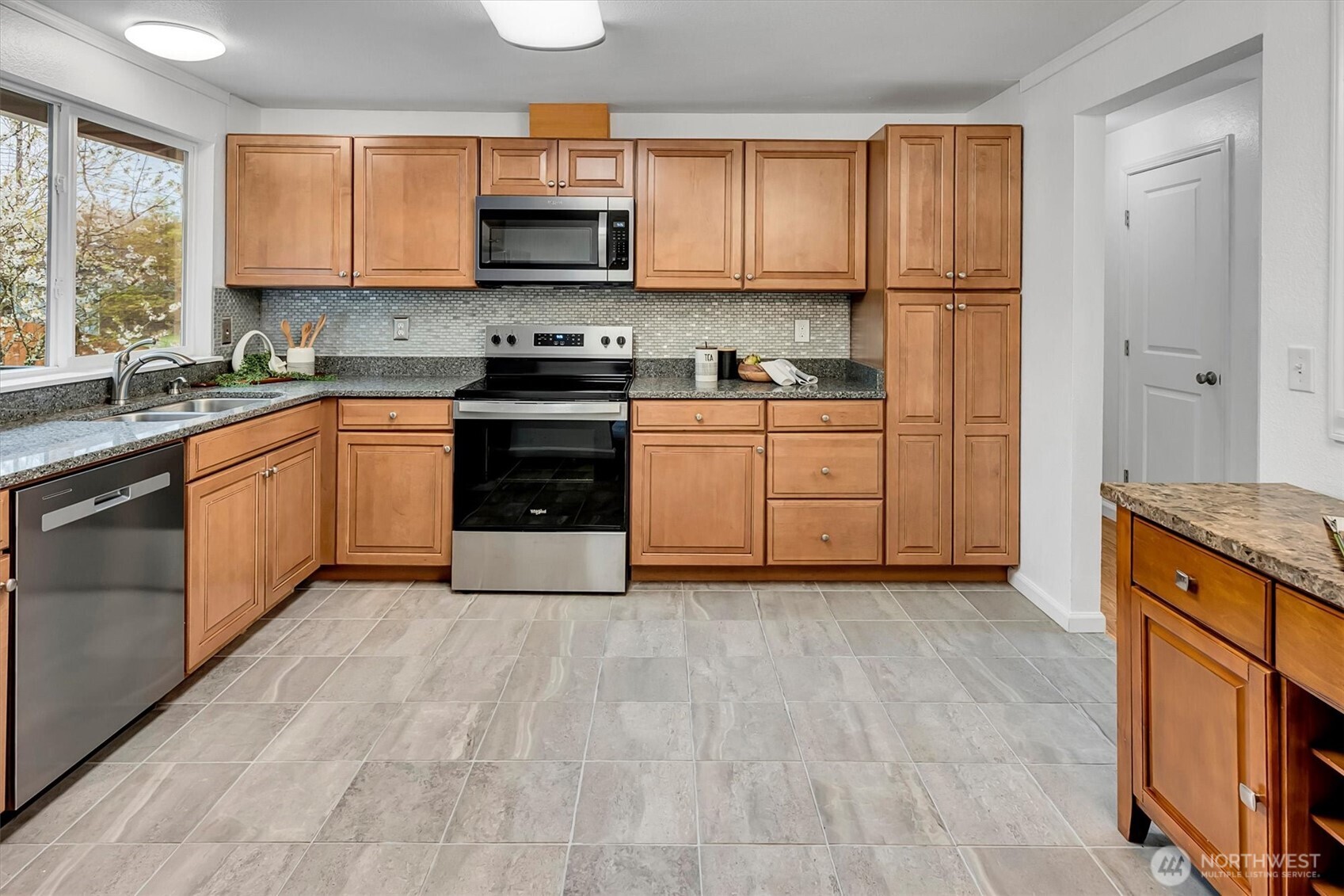 1118 207th Place Southeast Bothell, WA 98012 - Photo 7 of 27