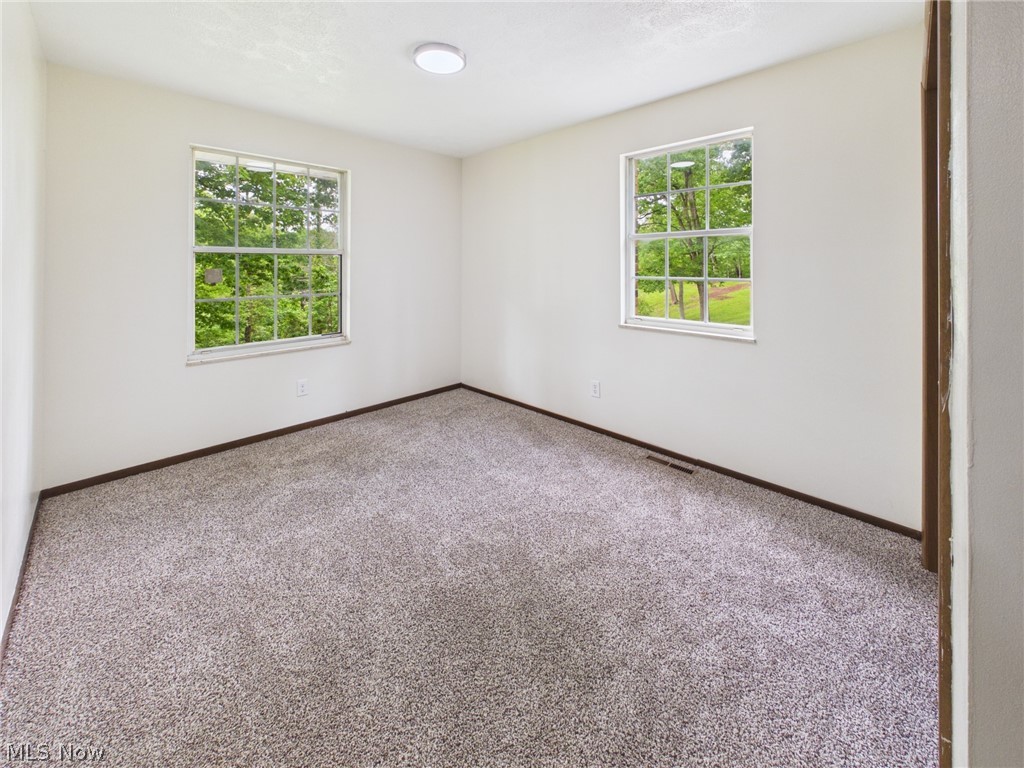 655 Ridgewood Boulevard Belpre, OH 45714 - Photo 19 of 26