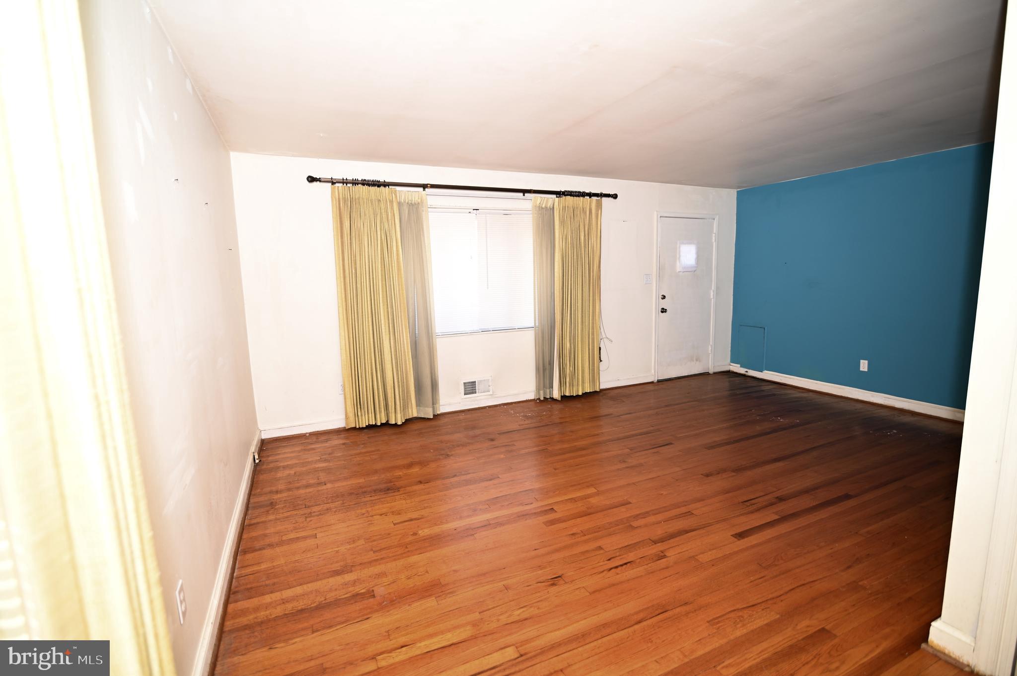 4901 Whitfield Chapel Road Lanham, MD 20706 - Photo 4 of 14 LR/DR