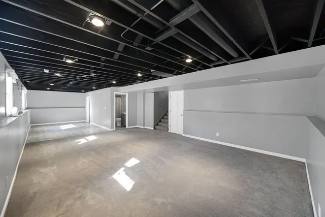 $389,900 | 9448 Parkway Drive, Highland, IN 46322